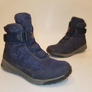 Chaco Quilted Mid Waterproof Boots Women's Size US 8.5 Navy Blue Borealis Buckle